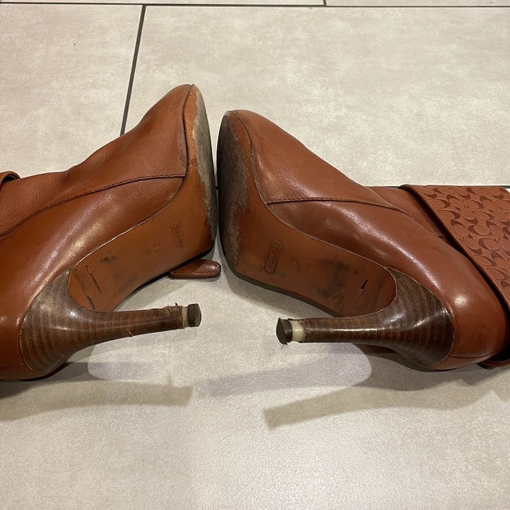 Coach woman’s high heeled booties - Picture 15 of 16
